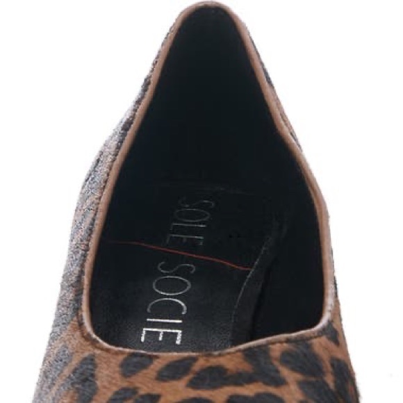 Kerah Pointed Toe Pump
SOLE SOCIETY - Picture 7 of 15